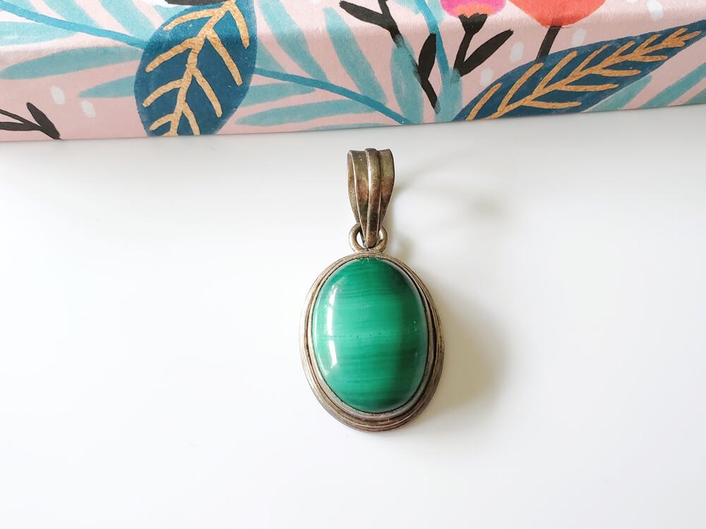 Vintage Sterling Silver Oval Malachite Pendant